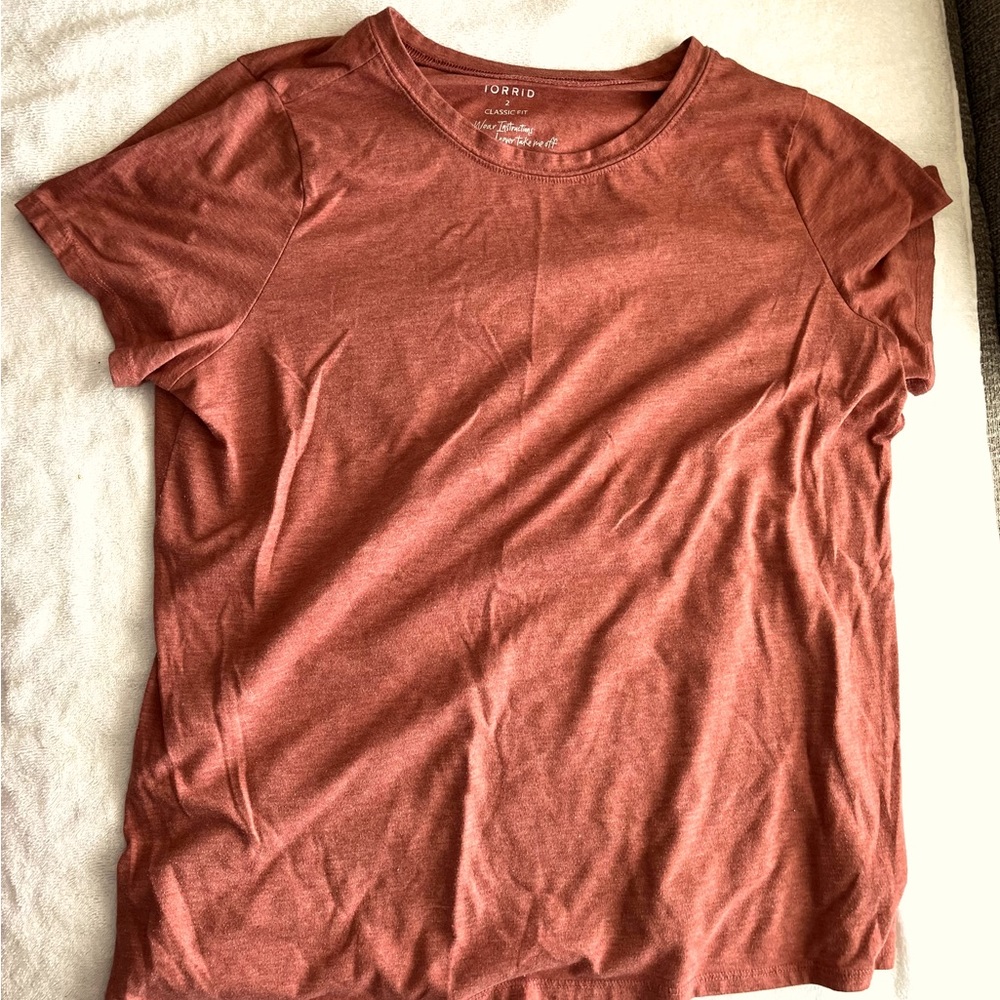 Torrid Size 2 Classic Fit T-Shirt